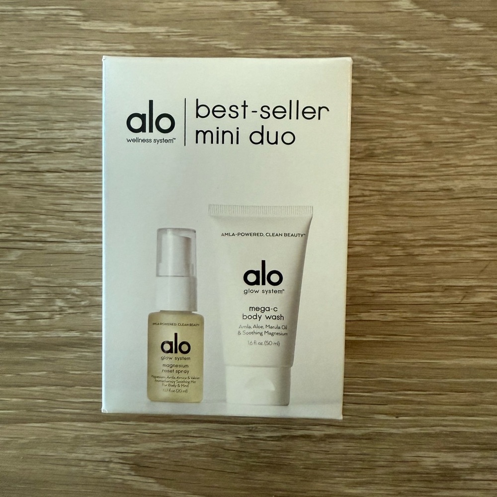 NWT Alo Yoga Best-Seller Mini Duo